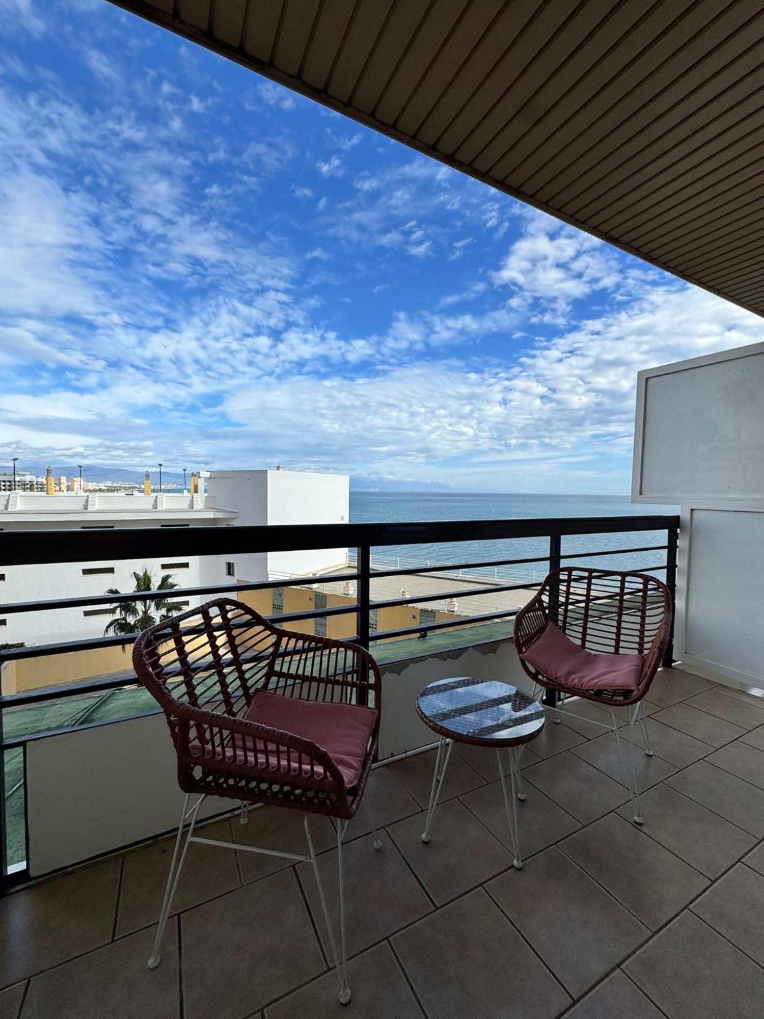Castillo Santa Clara Estudio Con Vistas Laterales Al Mar Appartement Torremolinos